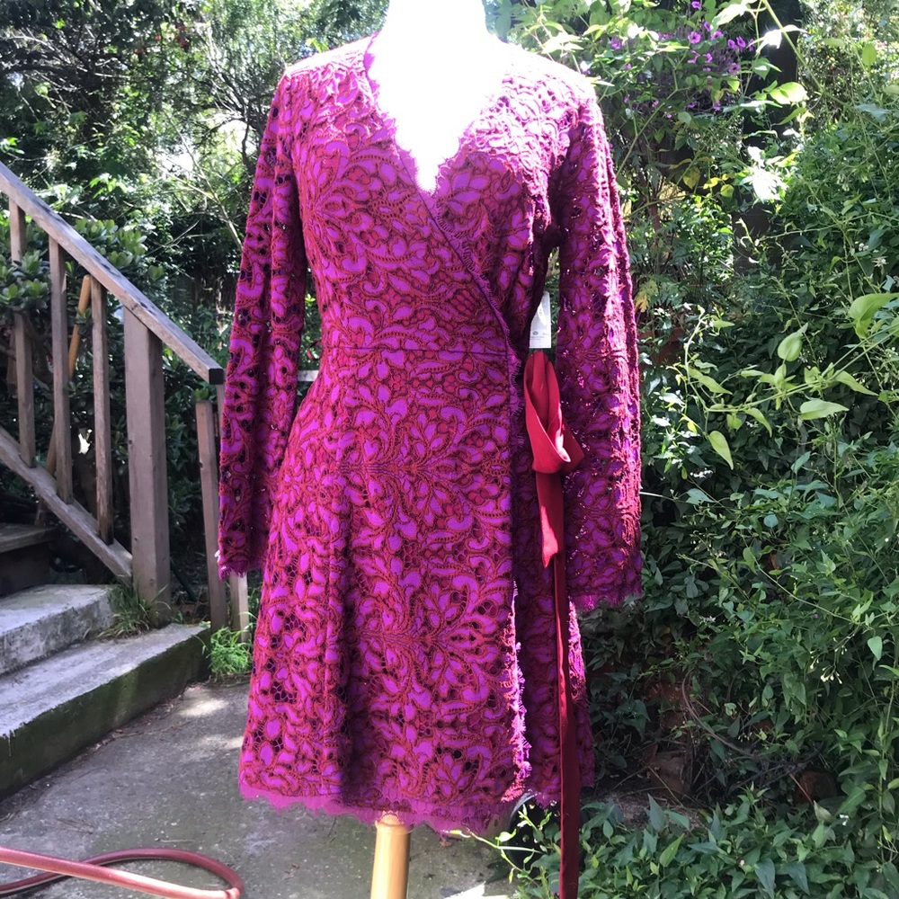 Diane Von furstenberg lace wrap dress Sz 10 EUC